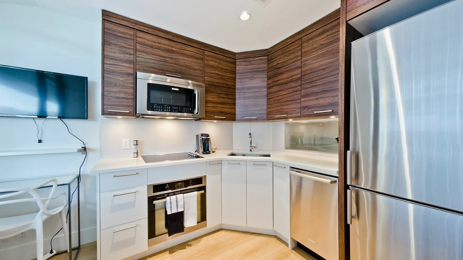 Hotell Lido In Kensington By Suite Digs YYC